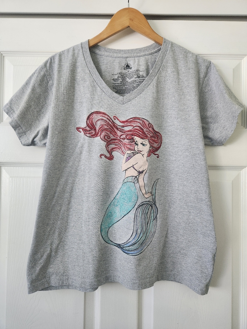 Disney. Gray V-Neck Tee with Ariel Graphic - Women's XL